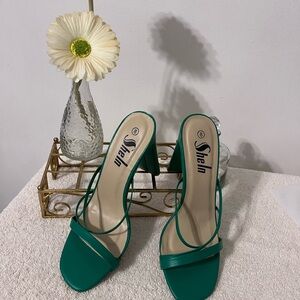 SHEIN strappy slip on sandals. Size8